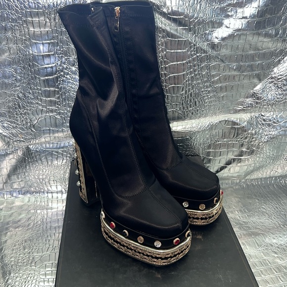 Eye candy boots - Picture 1 of 5
